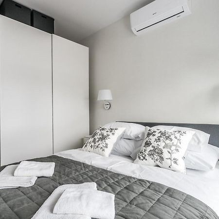 Mennica Residence Apartments By P&O Serviced Apartments Varşovia Cameră foto