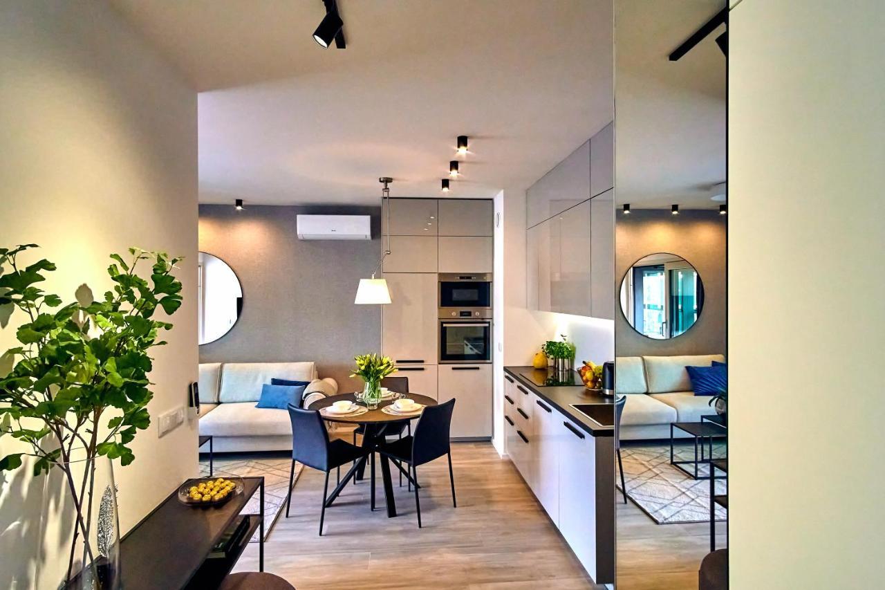 Mennica Residence Apartments By P&O Serviced Apartments Varşovia Exterior foto