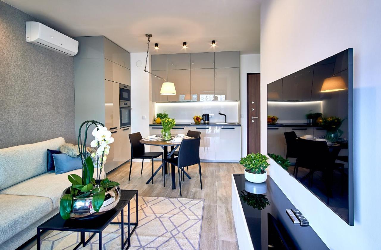 Mennica Residence Apartments By P&O Serviced Apartments Varşovia Exterior foto